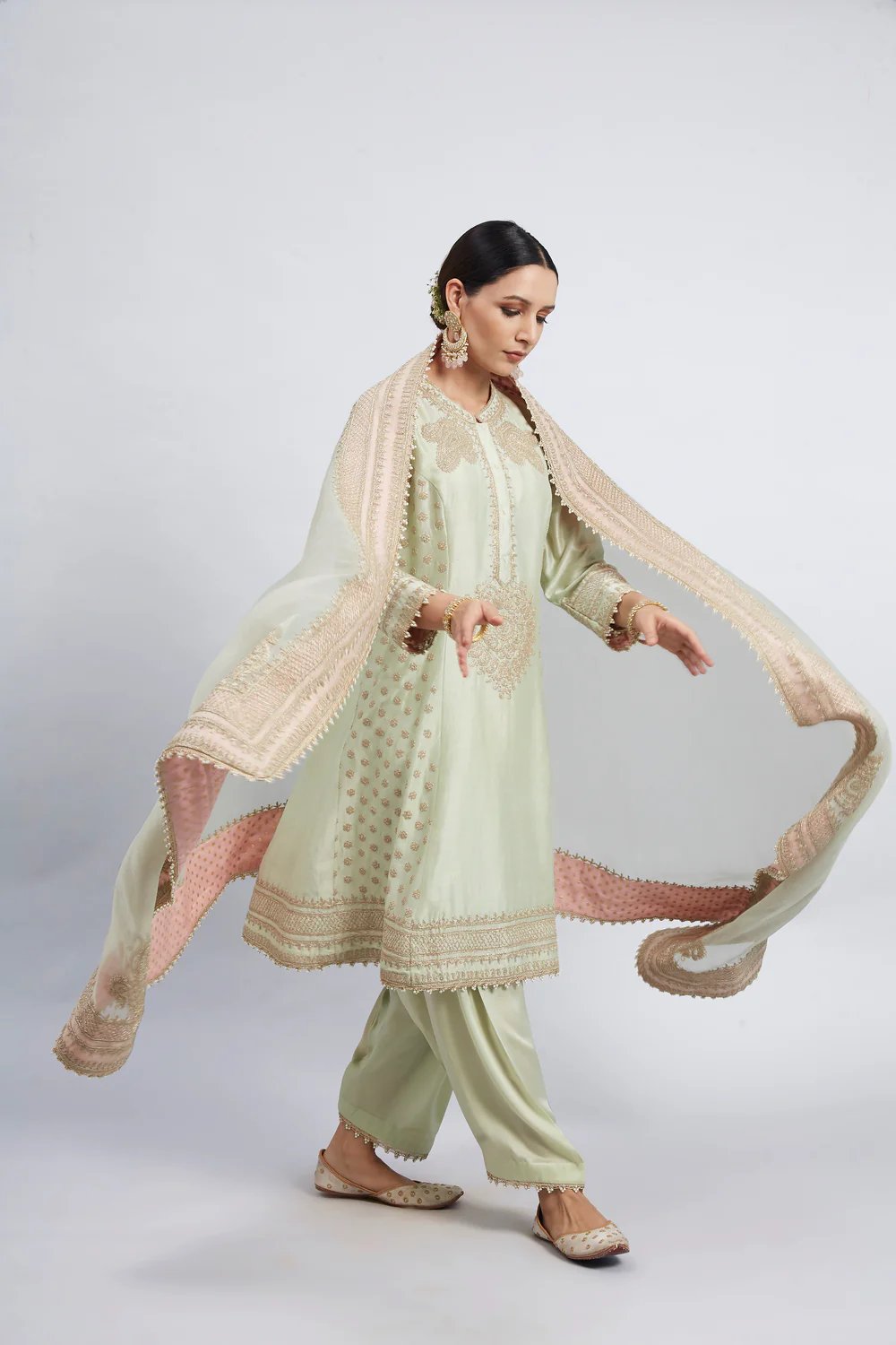 Tilla Embroidered Kurta Set