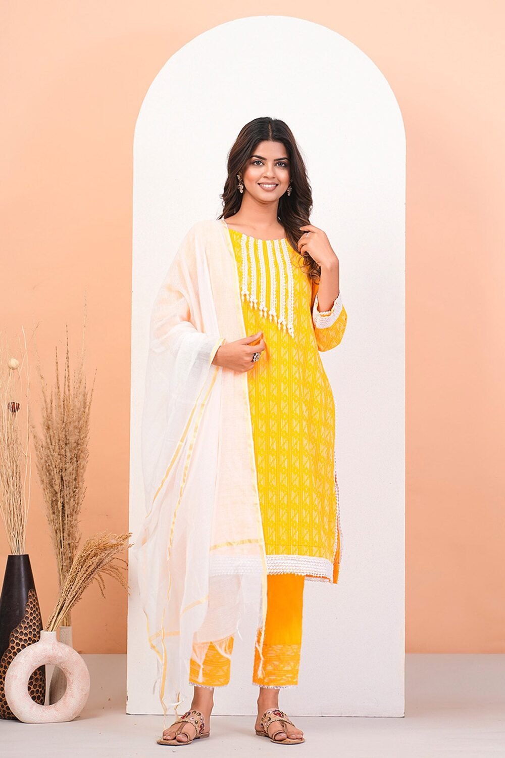 Yellow Katha Kurta Set With Lace Detailing And Dupatta