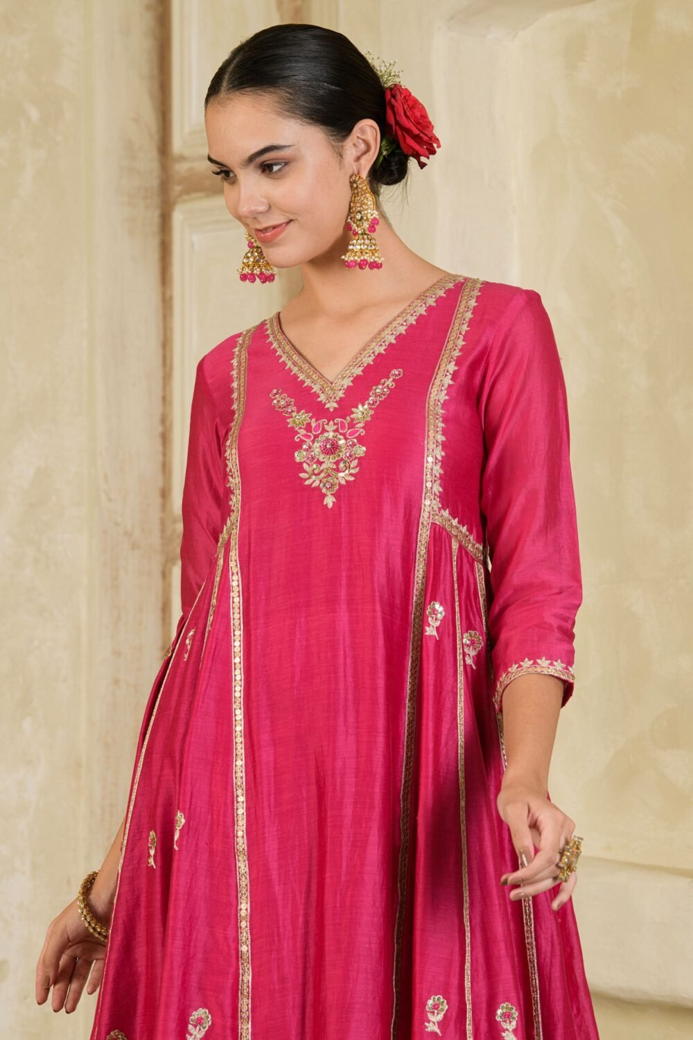 Fuchsia Pink Hand Embroidered Chanderi Kurta Set ( Set of 3 )