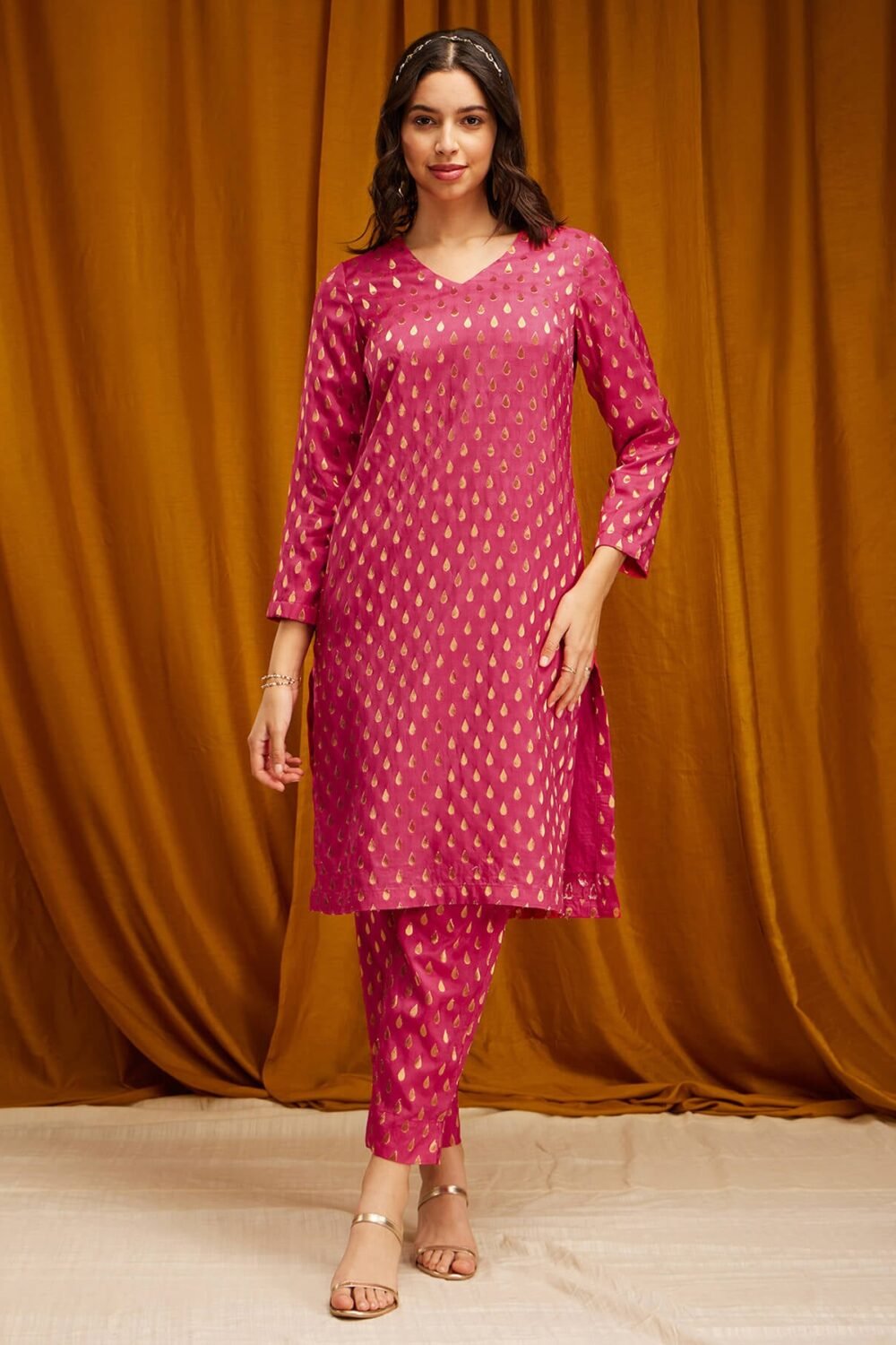Silk Brocade V-neck Kurta - Pink