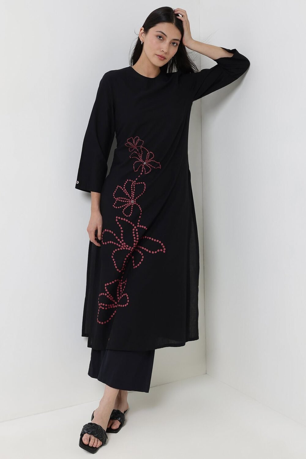 Cotton Floral Placement Print Kurta Set - Black & Pink