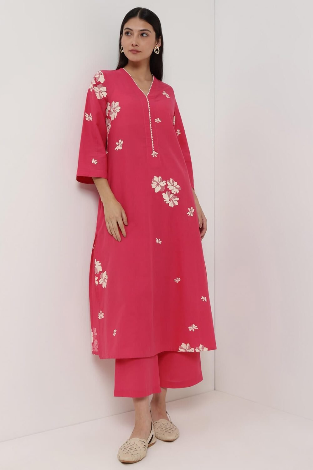 Cotton Floral V Neck Kurta Set - Pink