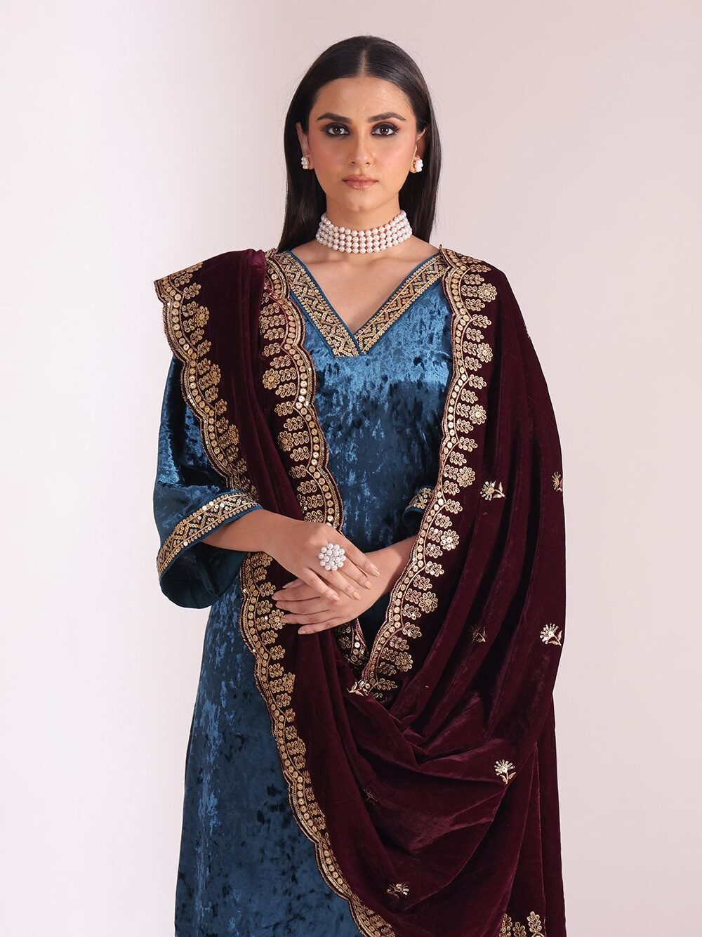 Noor-e-zar Teal Velvet Embroidered Kurta With  Shawl