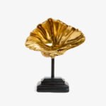Clam On Stand (Gold)