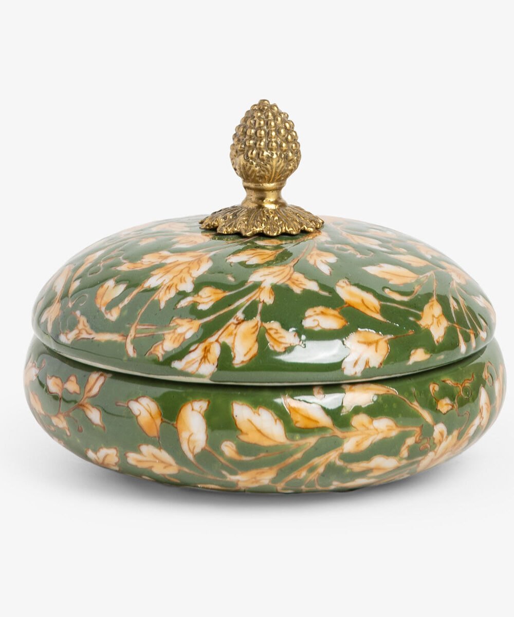 Barclay Vines Dish With Acorn Lid